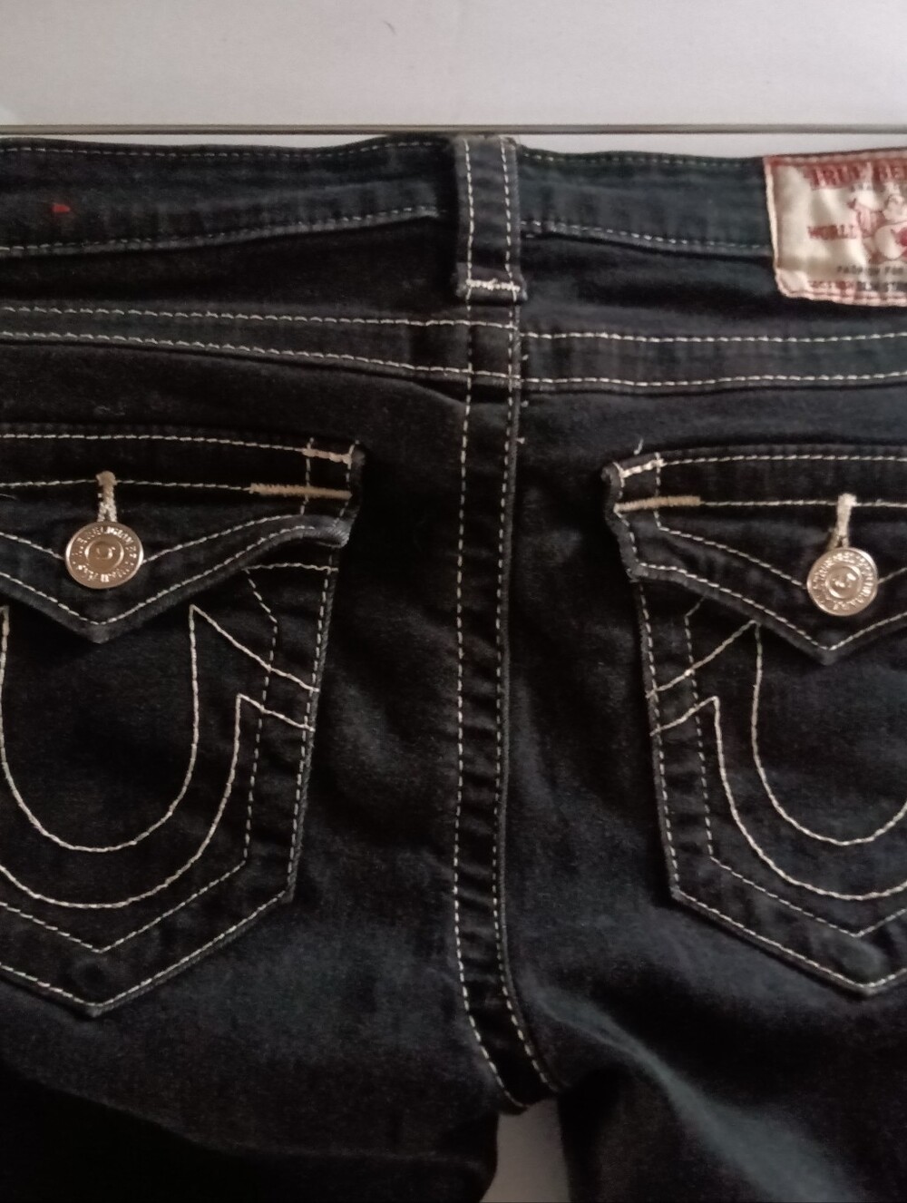 True Religion Becca Bootcut Jeans Black Dark Rinse Wash Size 28 EUC - Picture 7 of 12